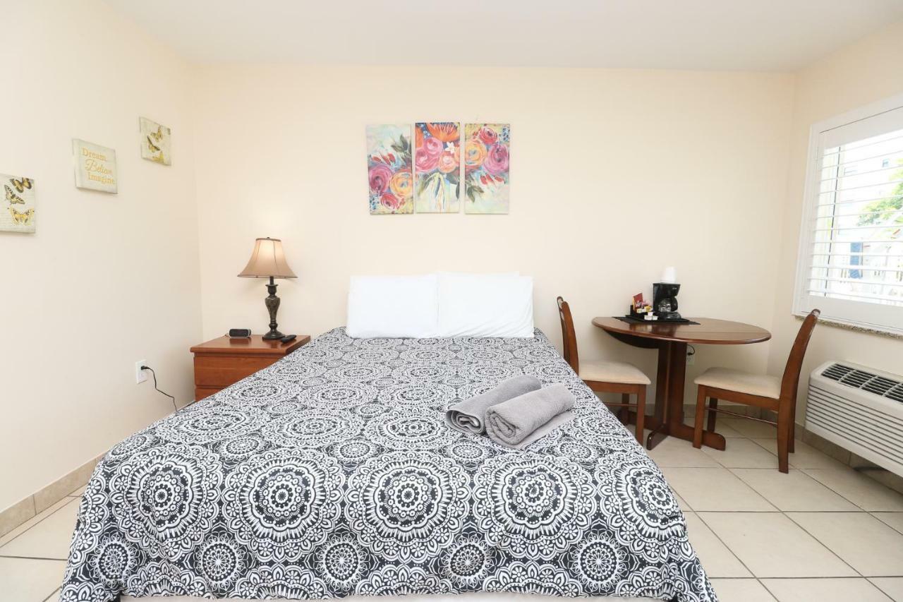 Atlantique Beach House Hotel Диърфийлд Бийч Екстериор снимка